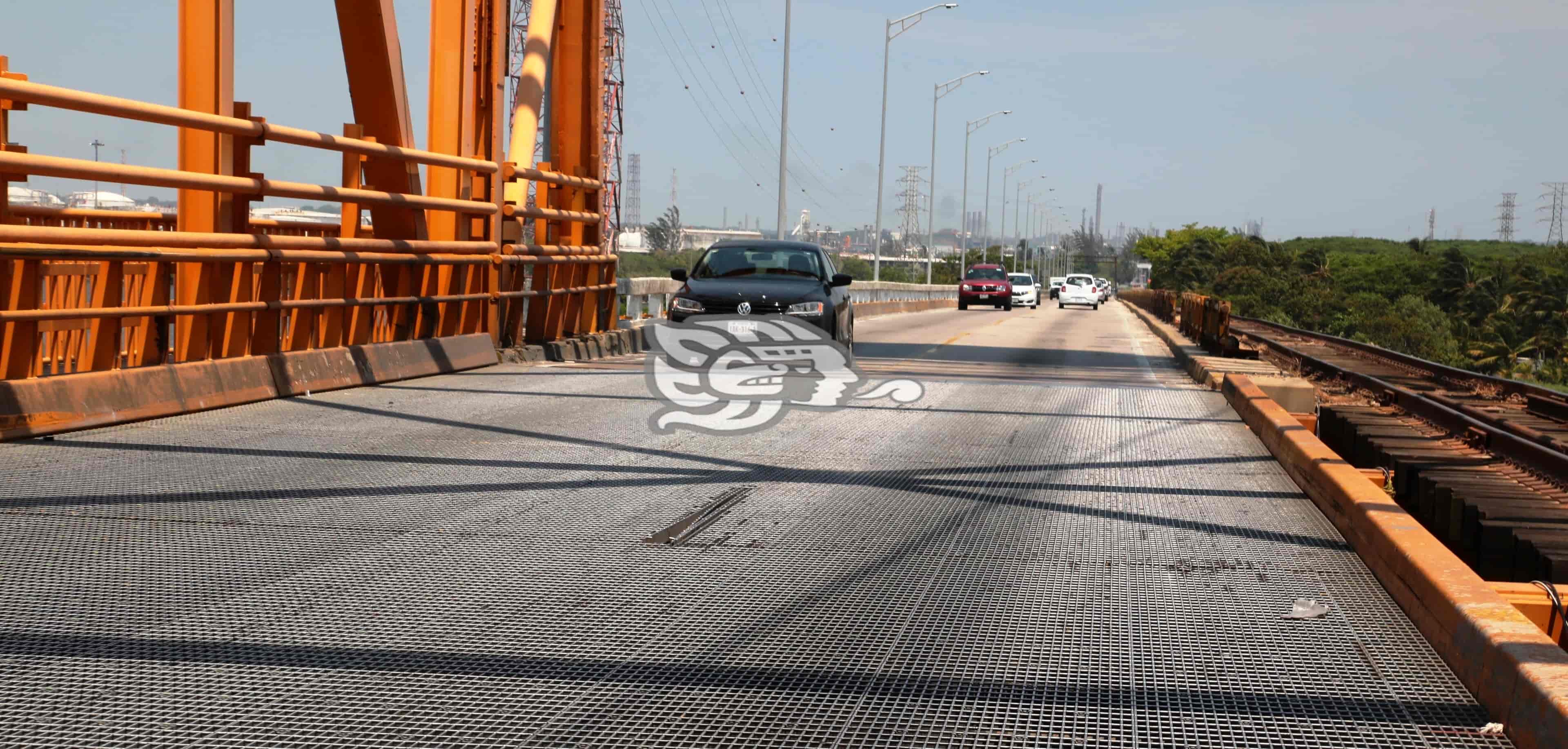 Presenta daños la parrilla del puente Coatzacoalcos Uno