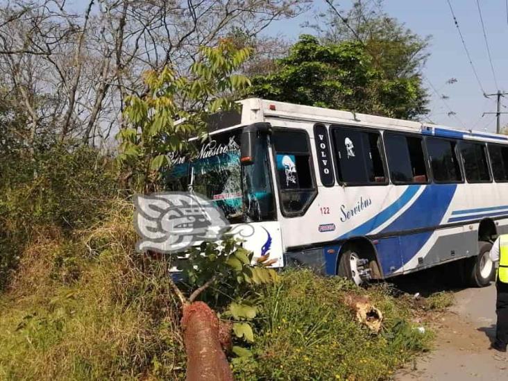 Accidente de autobús en Río Seco, en Amatlán, deja 2 lesionados