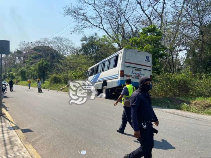 Accidente de autobús en Río Seco, en Amatlán, deja 2 lesionados