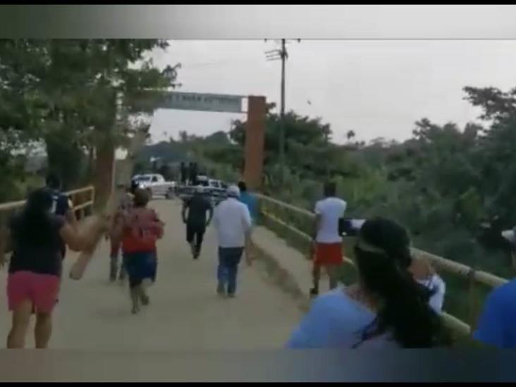 En Playa Vicente, habitantes piden alto a la represión