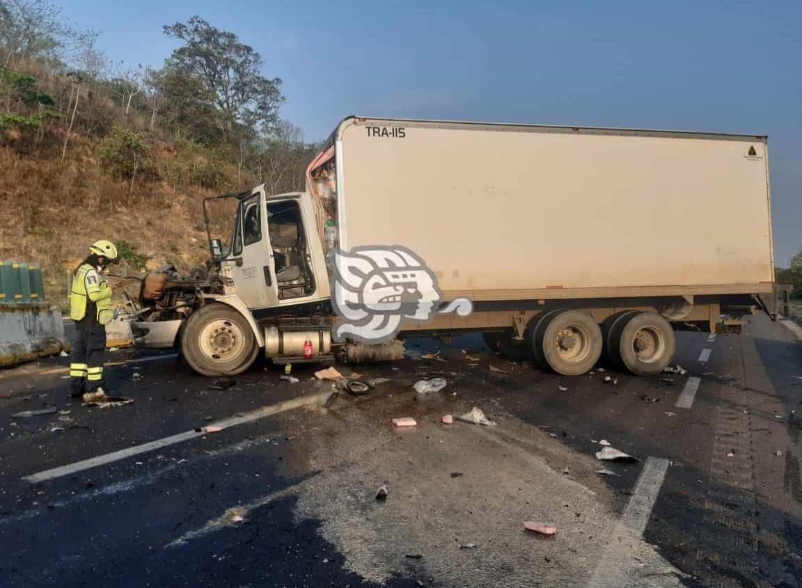 Choque sobre autopista La Tinaja – Cosoleacaque deja daños materiales 