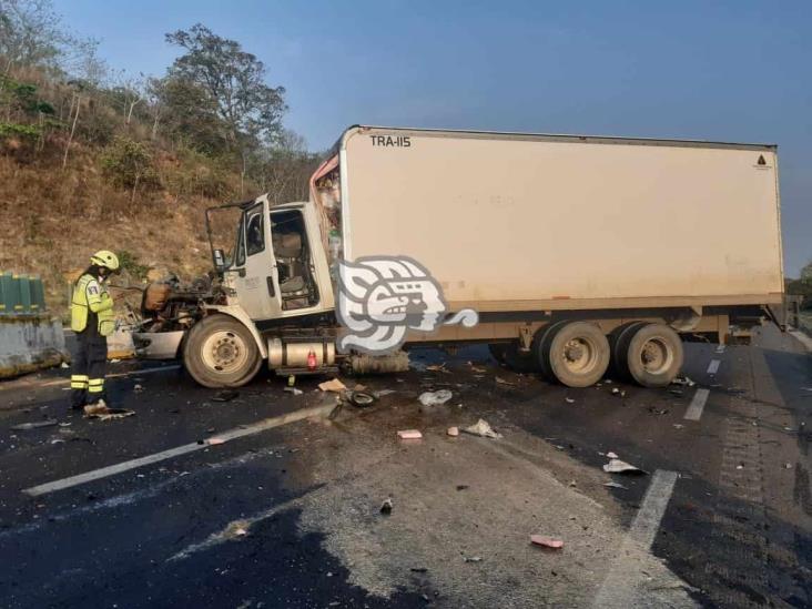 Choque sobre autopista La Tinaja – Cosoleacaque deja daños materiales 