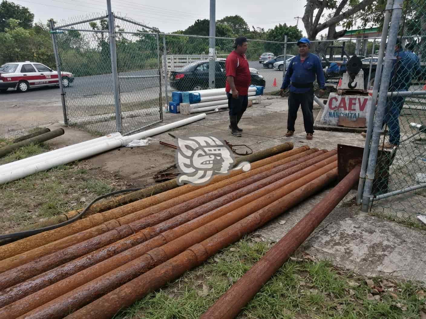 Dan mantenimiento y cambio de tubería a pozos de CAEV en Nanchital