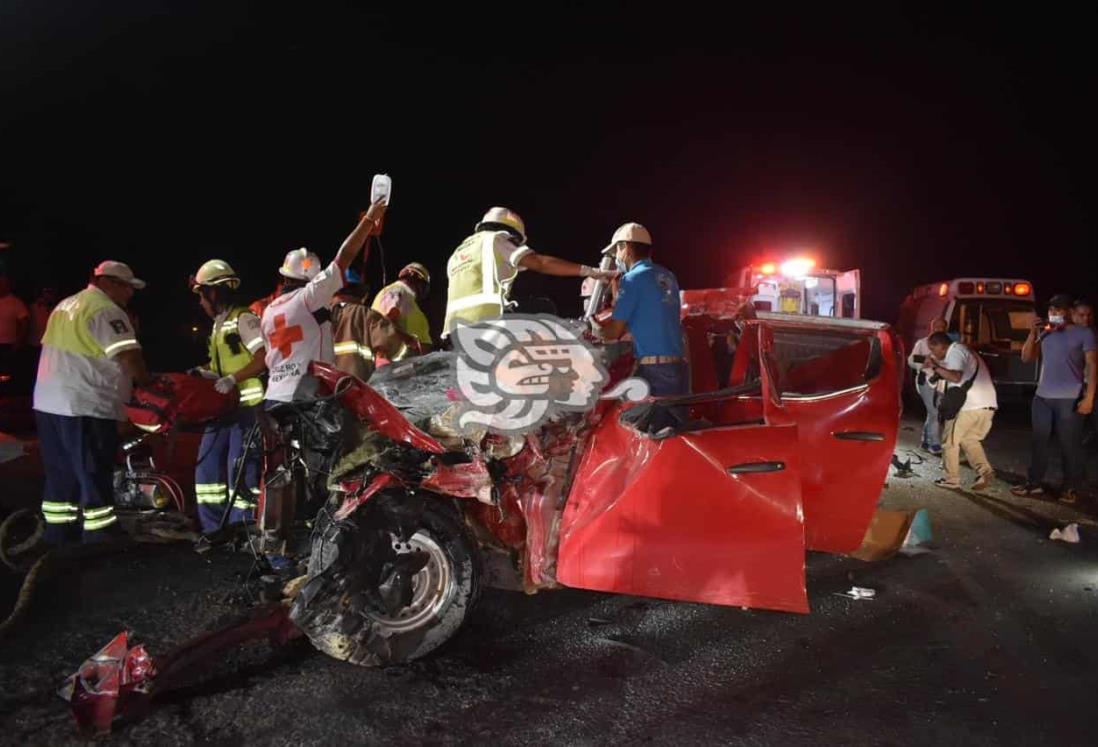 Trasladan a joven grave tras choque en tramo Sayula –  Acayucan