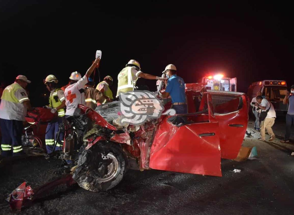 Trasladan a joven grave tras choque en tramo Sayula –  Acayucan