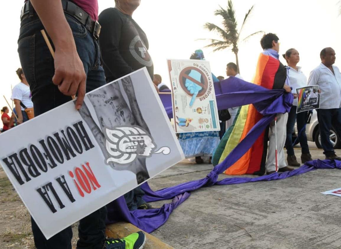 Logran amparo para primera boda entre varones en Coatzacoalcos