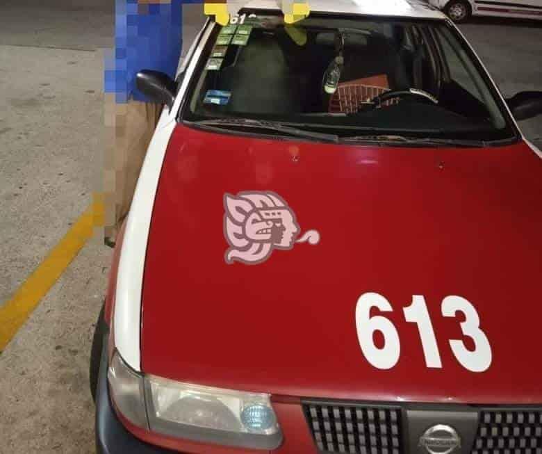 Se llevan taxi en la colonia Brisas del Golfo en Coatzacoalcos