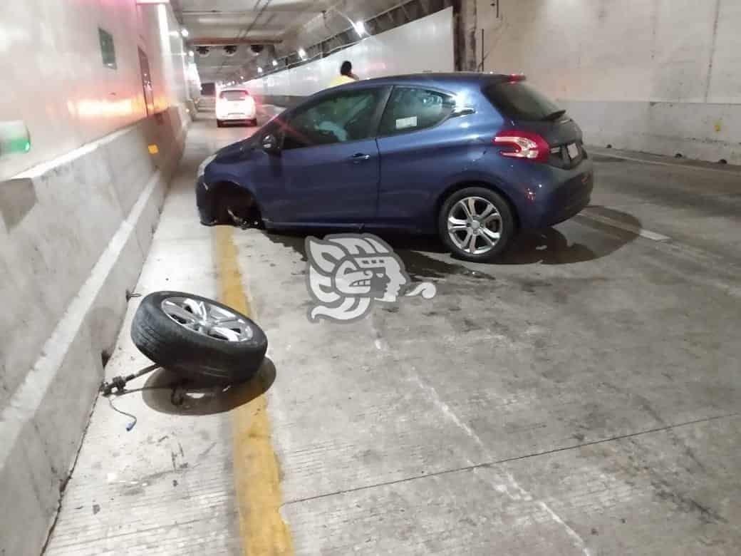 Ebrio conductor sufre accidente en el Túnel Sumergido