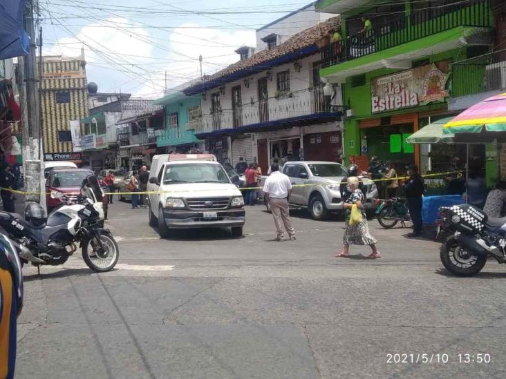 En céntrica calle de Xalapa, hombre muere de un infarto tras salir de su domicilio