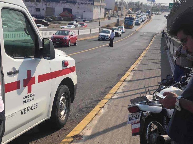 Motociclista resulta lesionado tras ser impactado por camioneta de carga en Veracruz