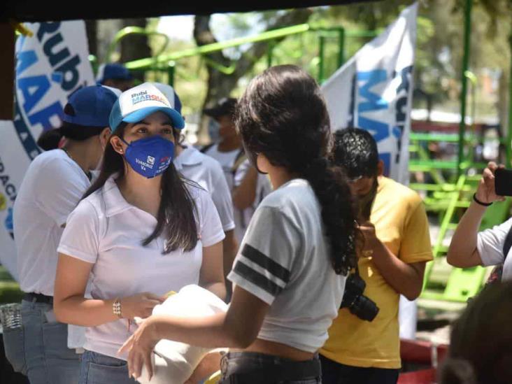 Jóvenes, capacitados para dirigir región centro, asegura Rubí Márquez