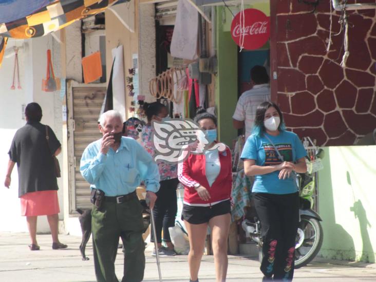 Atienden a 3 abuelitos afectados por intenso calor en Agua Dulce