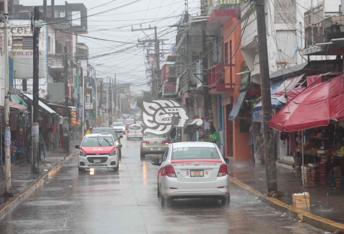 Lluvia refresca a Agua Dulce tras intensos calores