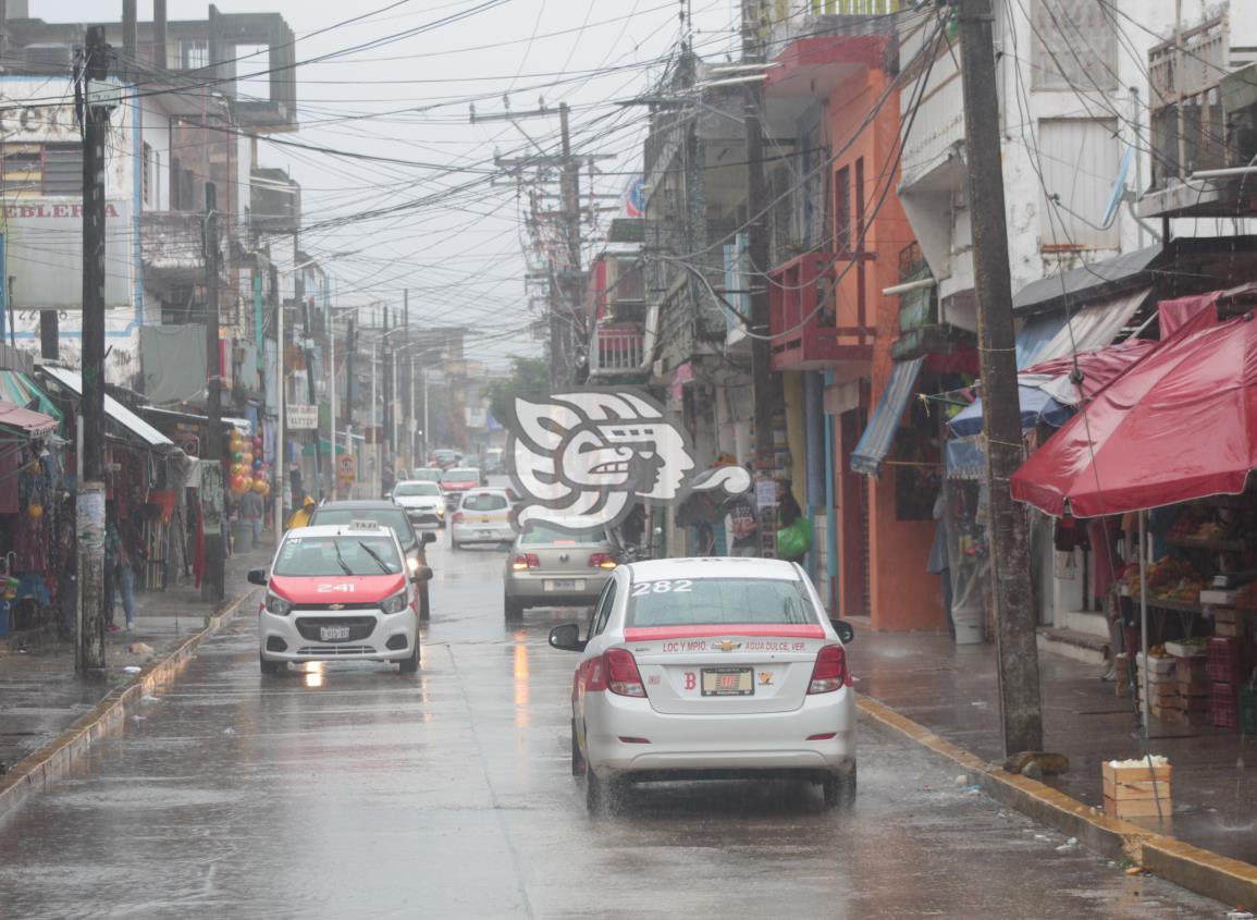 Lluvia refresca a Agua Dulce tras intensos calores