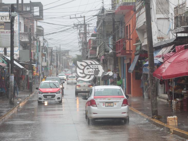 Lluvia refresca a Agua Dulce tras intensos calores