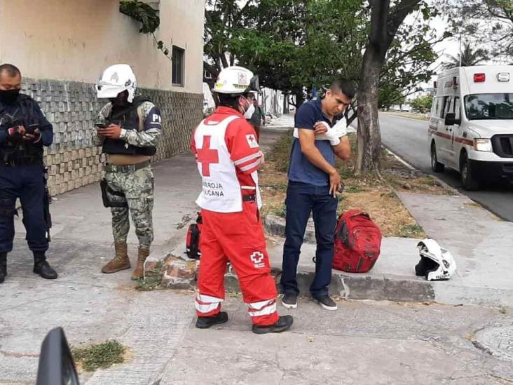 Se impacta con automóvil particular tras salir de jornada laboral en Veracruz