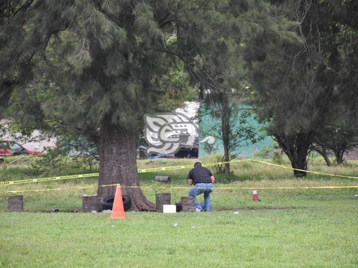 Sicarios acribillan a hombre en Huiloapan y burlan a fuerzas policiales