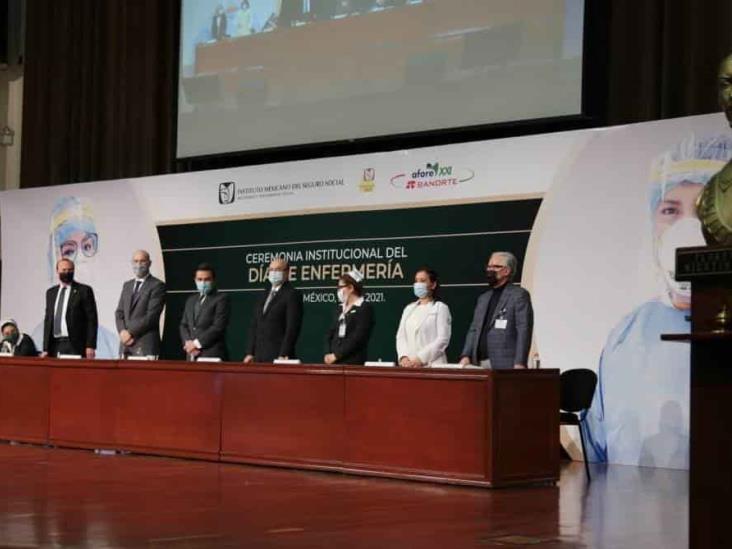 IMSS rinde homenaje a enfermeras y enfermeros