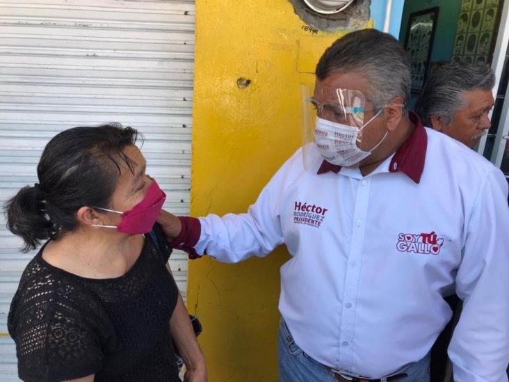 Propone Héctor Rodríguez programa de uniformes gratuitos en Mendoza