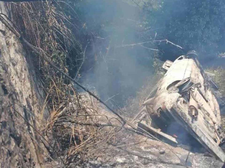 Pierde el control y salta de la unidad en Puente Estanzuela