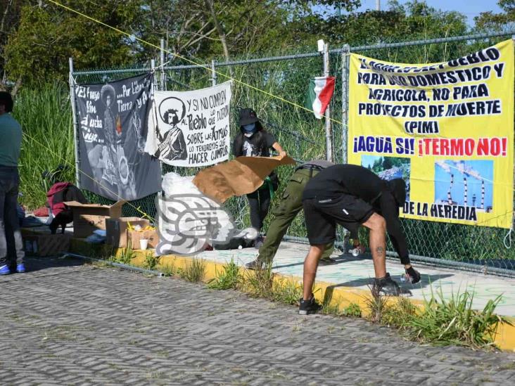 Toman sede de Conagua en Xalapa; van contra termoeléctrica de Huesca