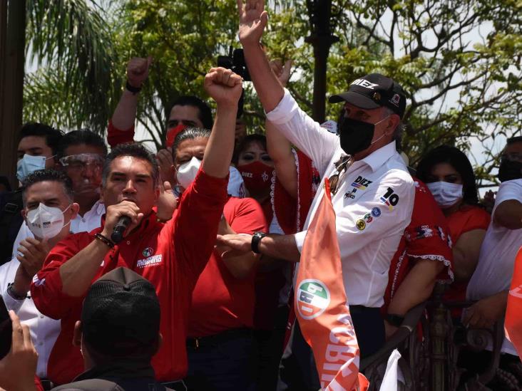 Alejandro Moreno visita Orizaba; respalda candidaturas de Diez y Rojí