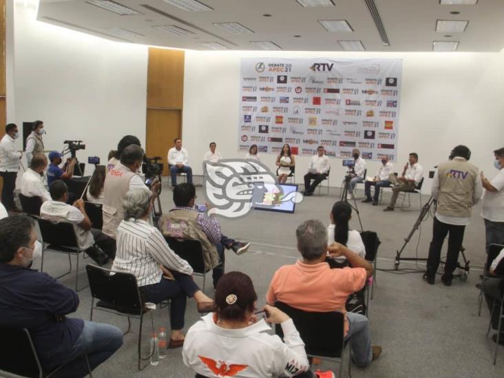 Con inasistencias, debaten candidatos por la alcaldía de Coatzacoalcos