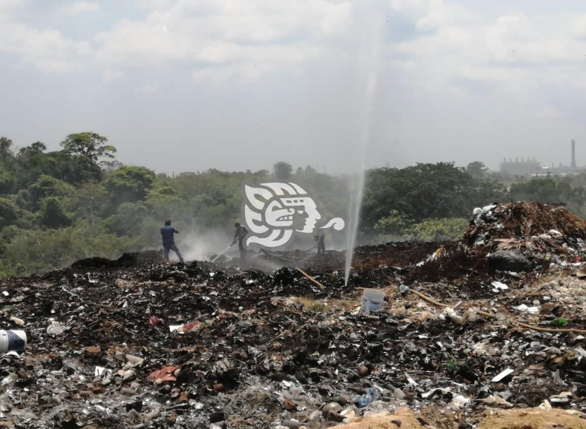 Pequeñas fumarolas en el basurero afectan a nanchitecos