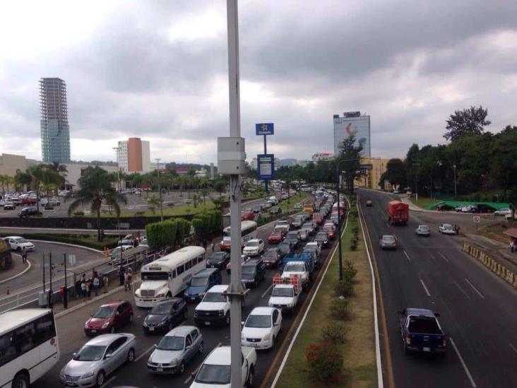 Xalapa, convulsionada por vehículos ante mala infraestructura