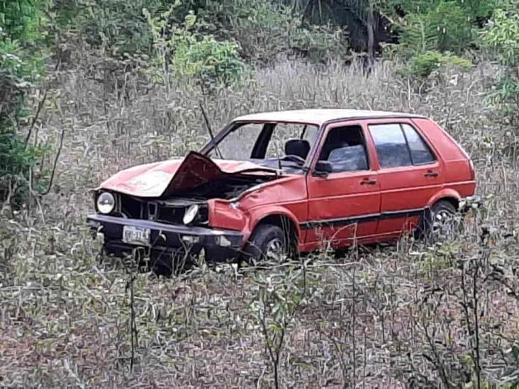 Se registra volcadura en localidad de Rancho del Padre