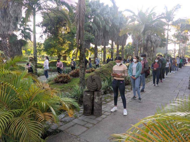 Cerca de mil 400 jóvenes presentan examen de UV en zona Córdoba-Orizaba