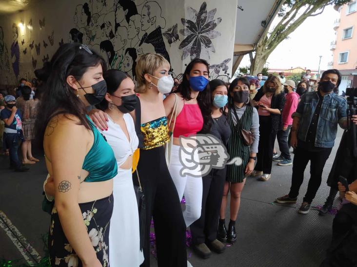 Históricas: Develan mural dedicado a las mujeres en viaducto de Xalapa