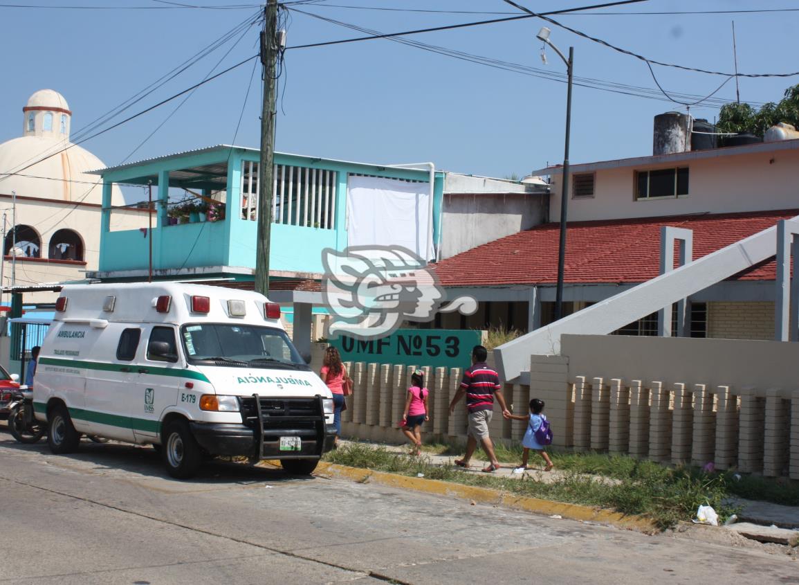 UMF 53 del IMSS se queda sin agua; PC abastece con pipa