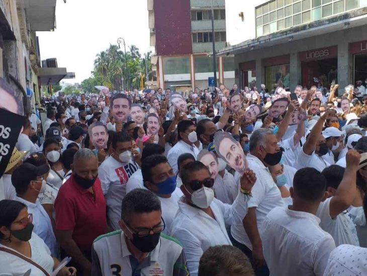 Acarrean empleados del Ayuntamiento de Veracruz a marcha por Yunes Márquez