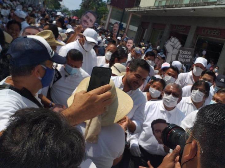 Acarrean empleados del Ayuntamiento de Veracruz a marcha por Yunes Márquez