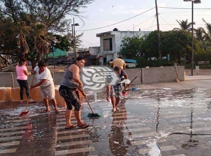 Comerciantes aplican faena en miradores de Villa Allende