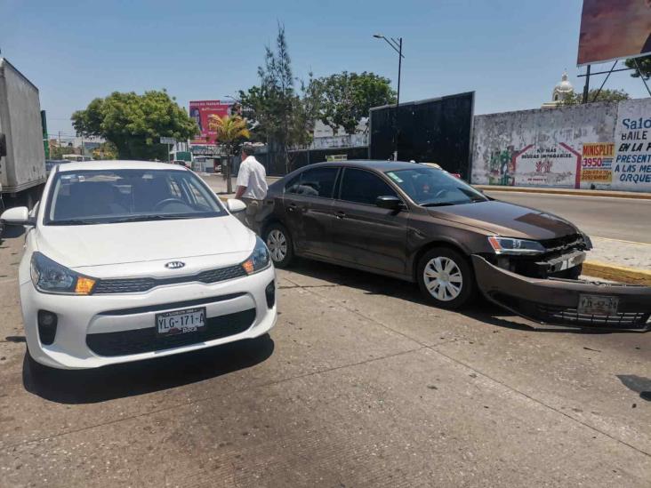 Se registra accidente en calles de Veracruz; deja daños materiales