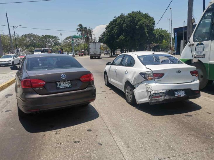 Se registra accidente en calles de Veracruz; deja daños materiales