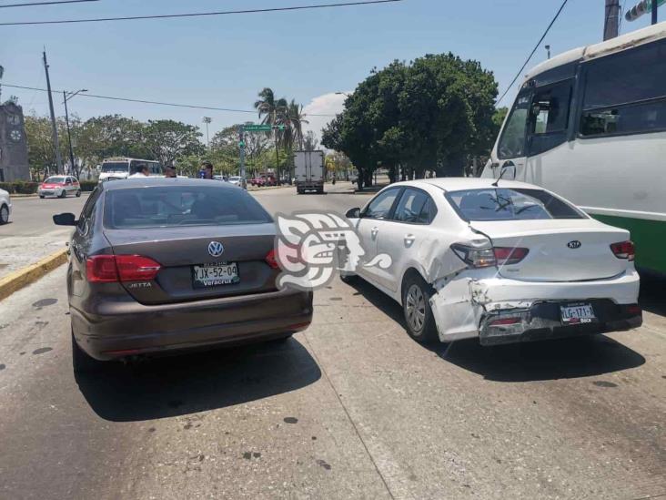 Se registra accidente en calles de Veracruz; deja daños materiales