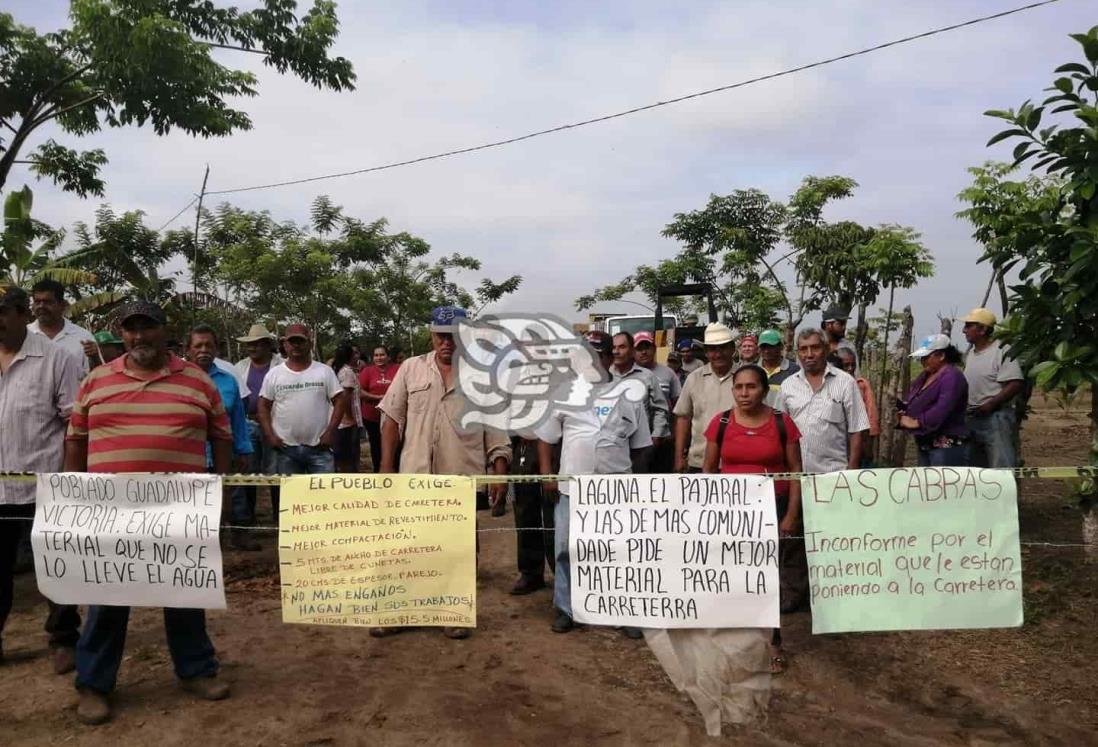 Con manifestación, campesinos de Las Choapas exigen mejora de caminos