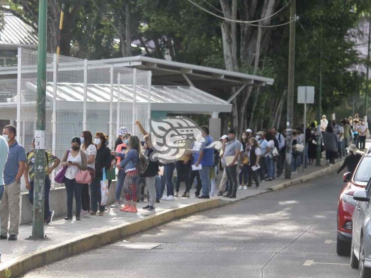 Aplican segunda dosis vs covid de Pfizer a maestros en Veracruz