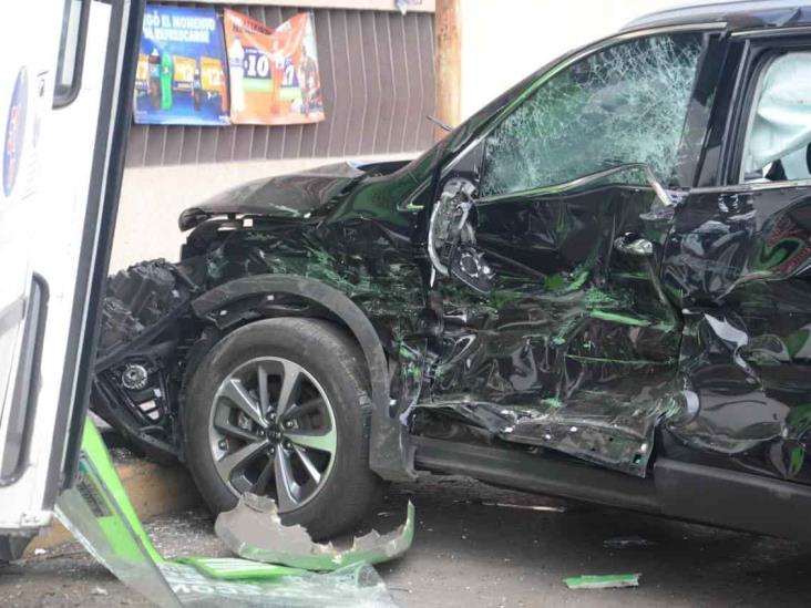 Tres personas lesionadas deja accidente entre urbano y vehículo particular