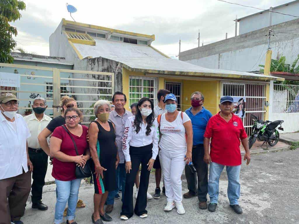 Denuncia Lupita Tapia compra de credenciales en Boca del Río