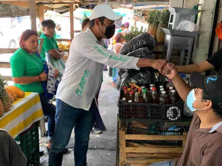 Locatarios del Mercado Morelos celebran ideología joven de Claudio Trujillo