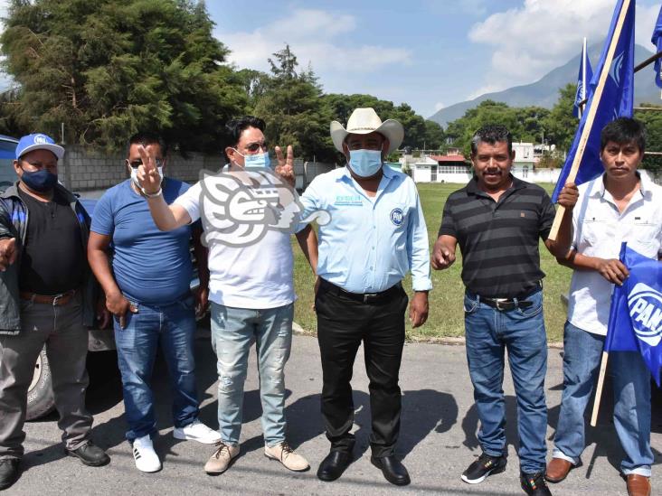 Efrén Espinoza Lozada realiza caravana de Sierra de Agua a Nogales