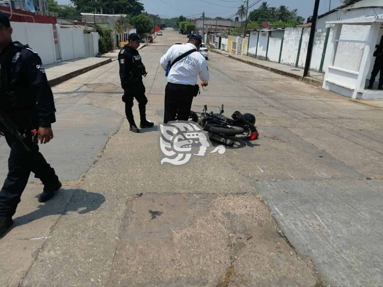 Detienen a joven por conducir moto robada en Oluta