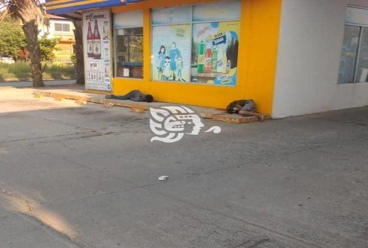 Doble homicidio afuera de tienda de conveniencia en Coatzacoalcos