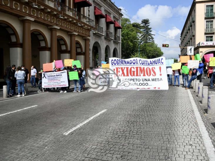 Se manifiestan familiares de detenidos en Las Choapas; piden diálogo con gobernador