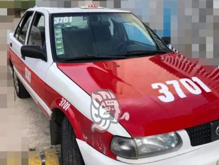 Fingen ser pasajeros y roban taxi a punta de pistola en Coatzacoalcos