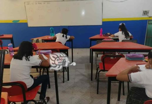 Cada escuela debe decidir si regresan a clases presenciales: SETSE